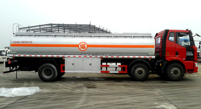 ������С����26���͹޳�