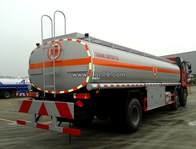 ������С����26���͹޳�