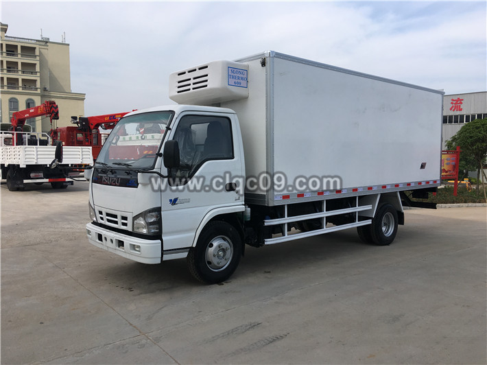 庆铃五十铃600P 5.2米冷藏车
