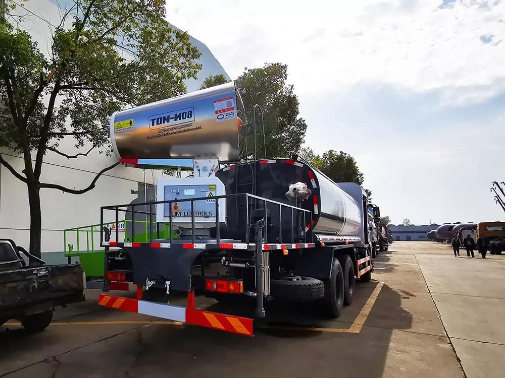 ����ר�׺�˫���ֳ���ˮ��